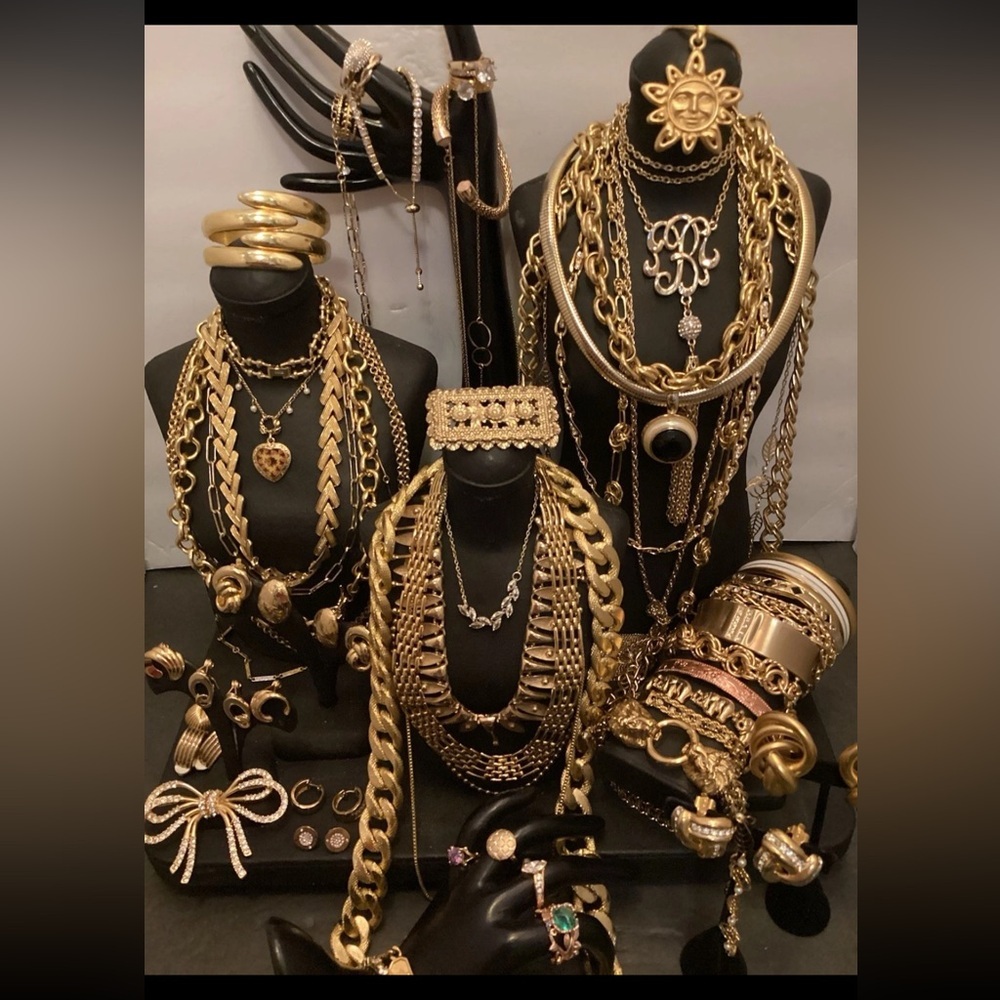 ⚜️ 1/2 LB Vintage Mod Estate Costume Jewelry Lot | All Wearable | Some Signed ⚜️ - Picture 3 of 10